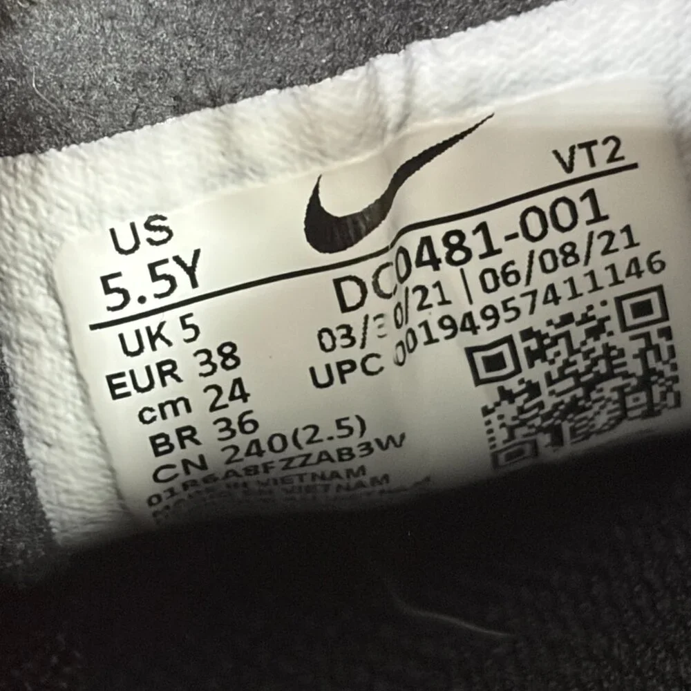 Nike Waffle One‎ Women's Black Athletic Shoes